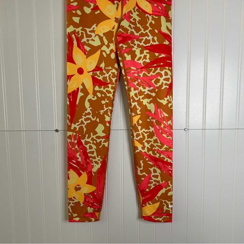 Nike Dri-Fit Floral Patterned Leggings Size Medium - Picture 4 of 10